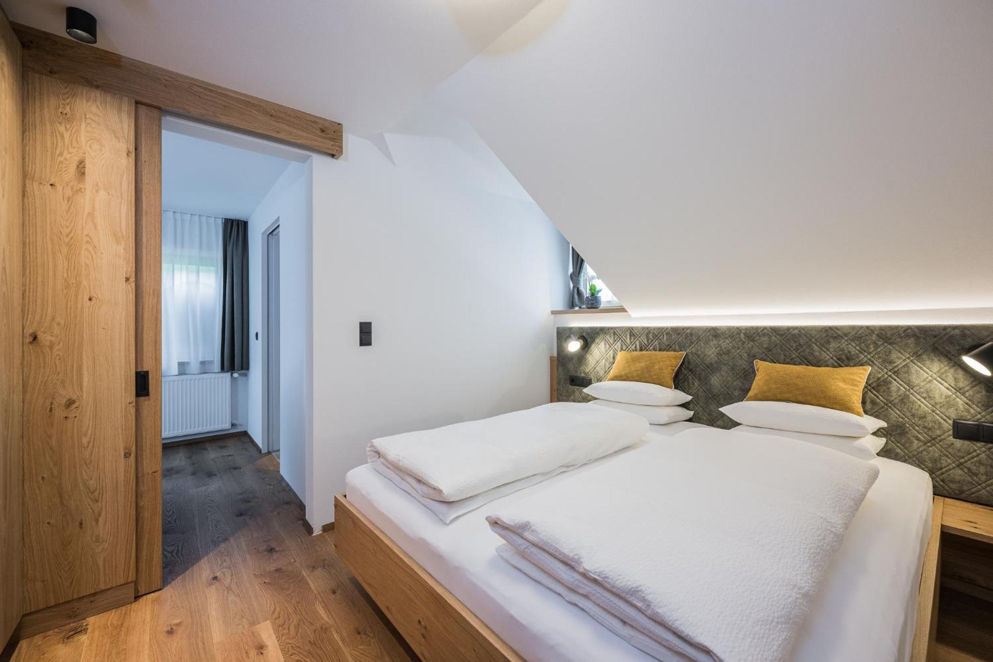 Gasthof Albergo Dolomiten Prags Exteriör bild