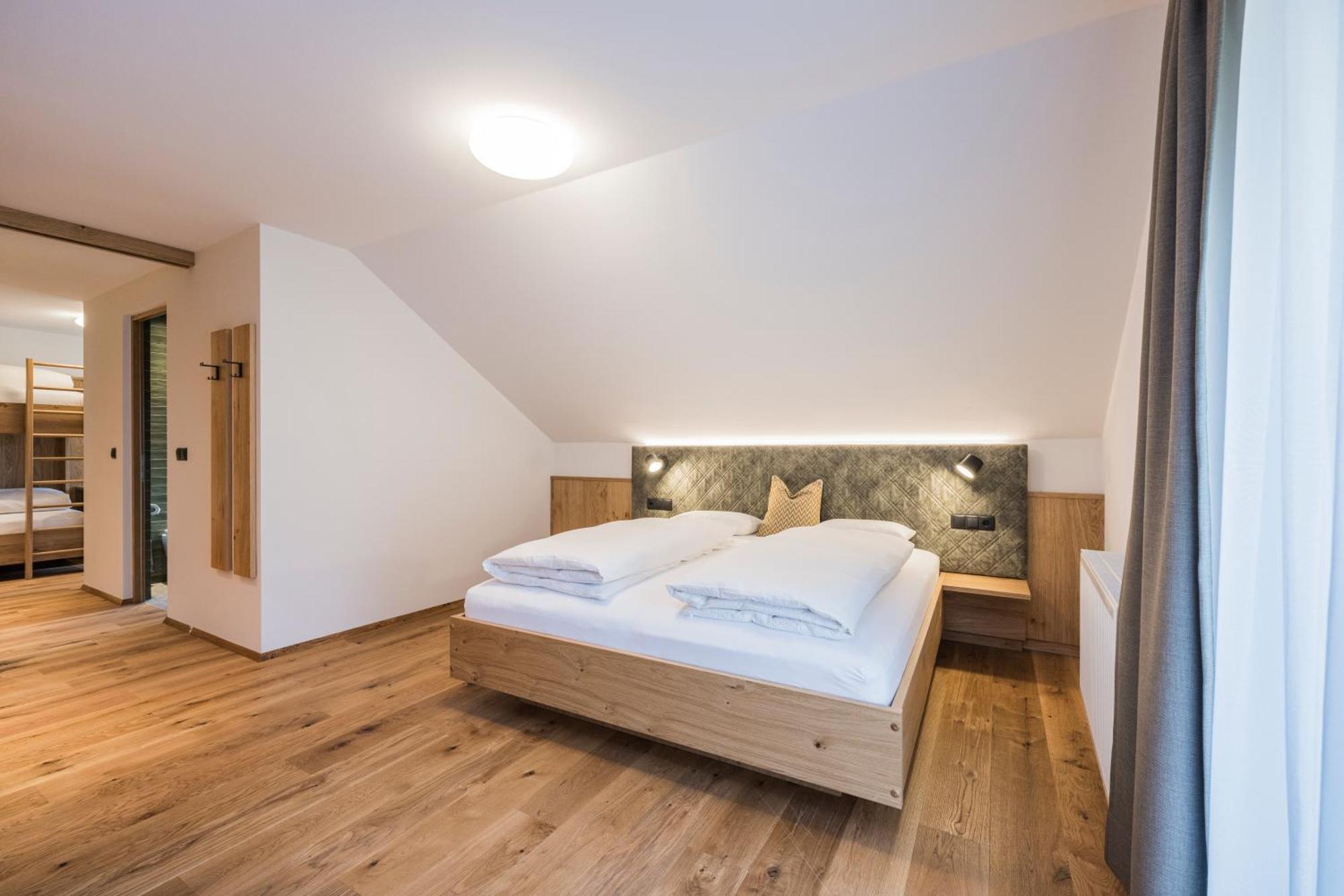 Gasthof Albergo Dolomiten Prags Exteriör bild